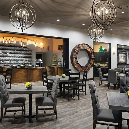 Sheraton Oklahoma City Downtown Hotel Esterno foto