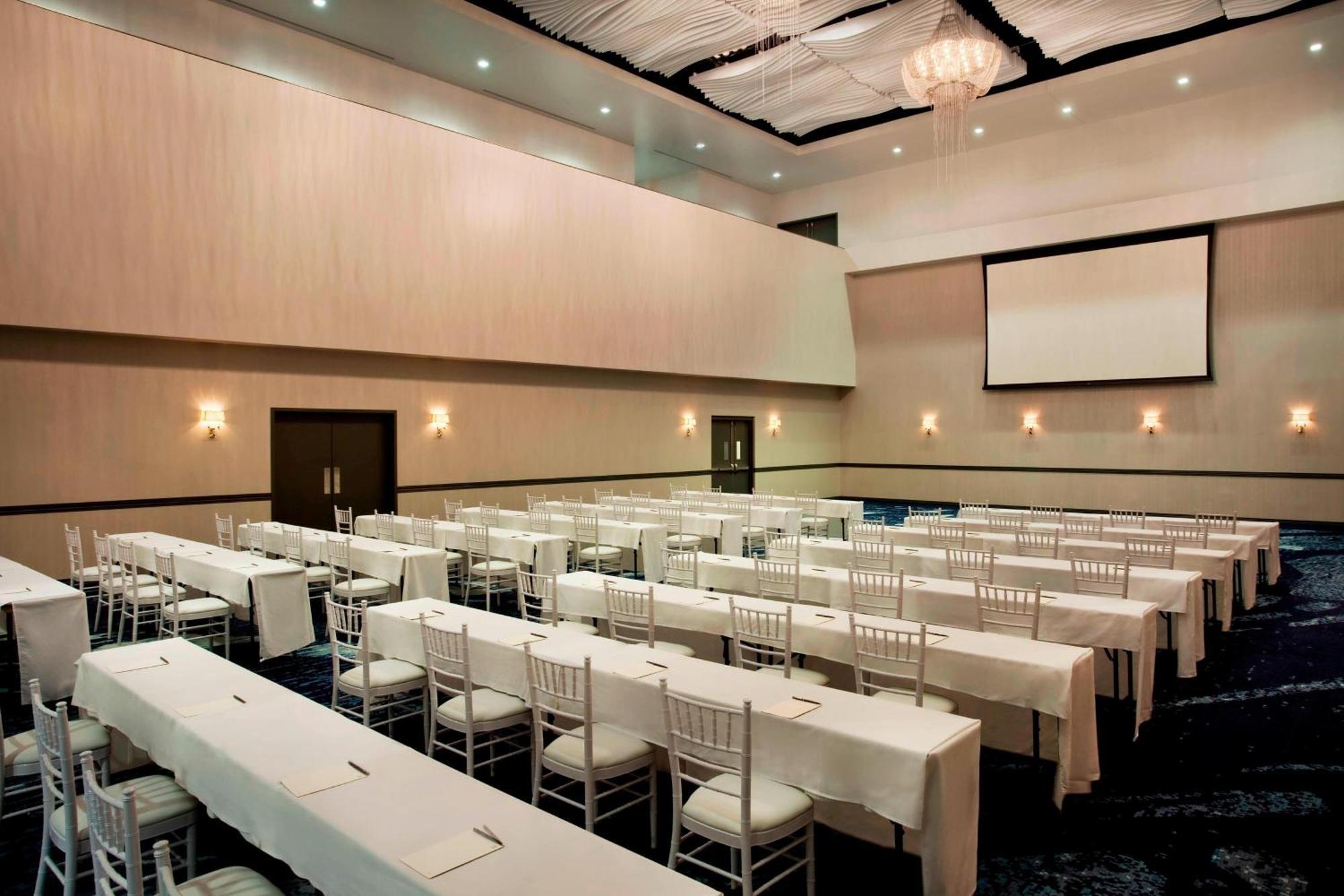 Sheraton Oklahoma City Downtown Hotel Esterno foto